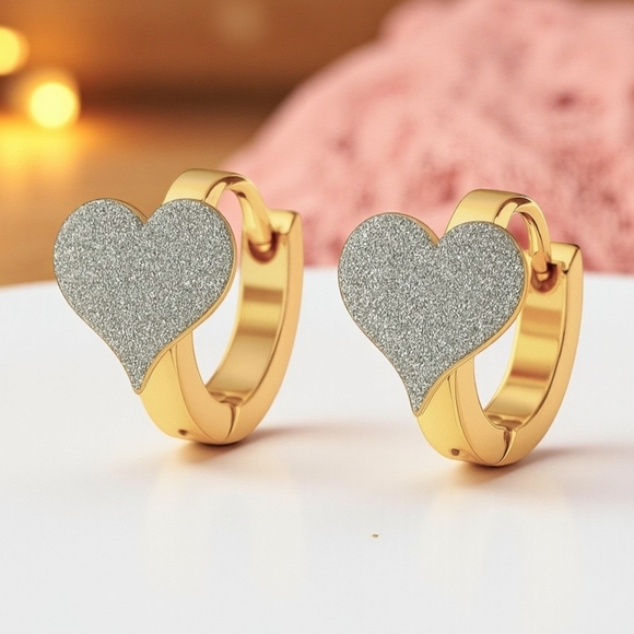 🆕️18K Gold Plated Shimmering Heart Huggie Earrings 💖 Trendy Sparkling Hoops - Picture 1 of 14